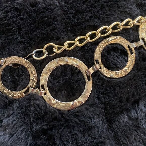 Vintage gold tone link belt. - Picture 3 of 5